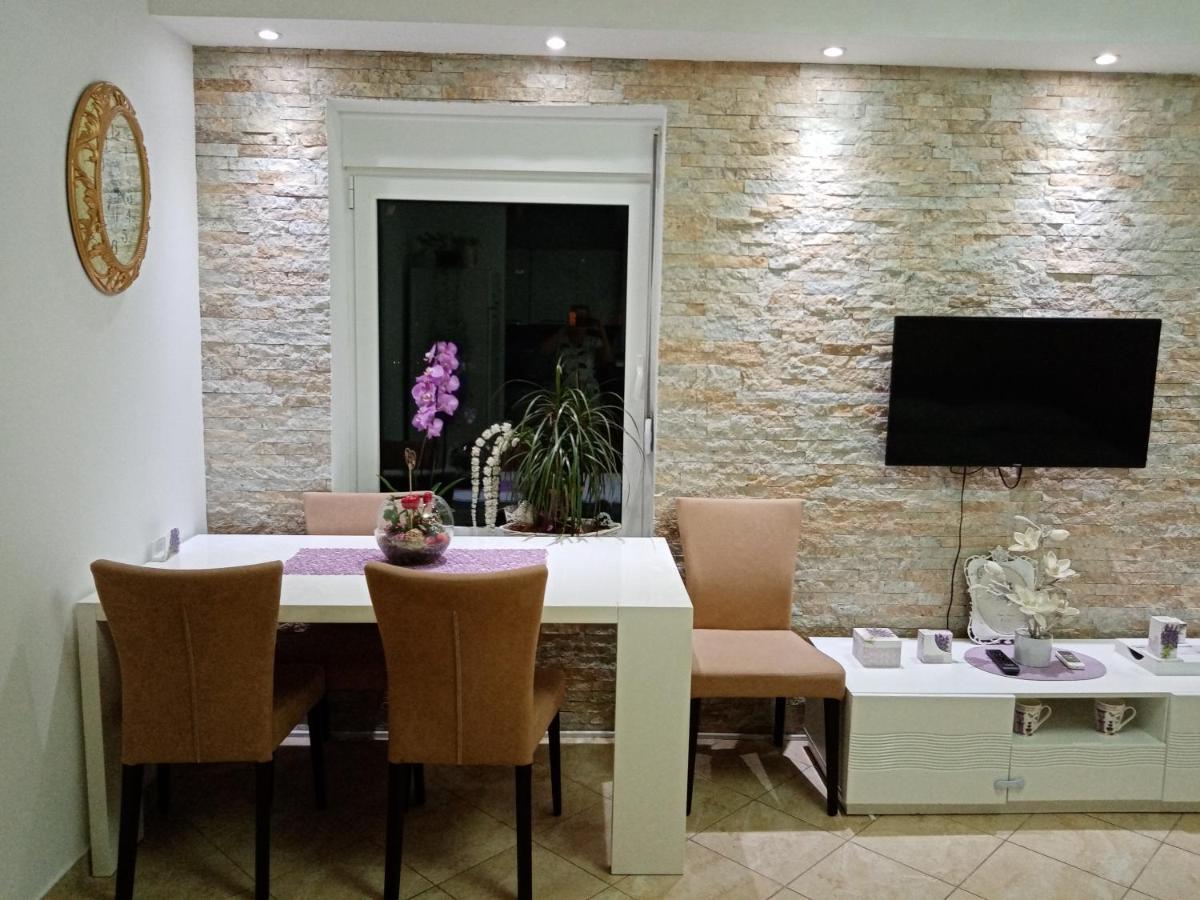 Apartman Anja Daire Stara Pazova Dış mekan fotoğraf